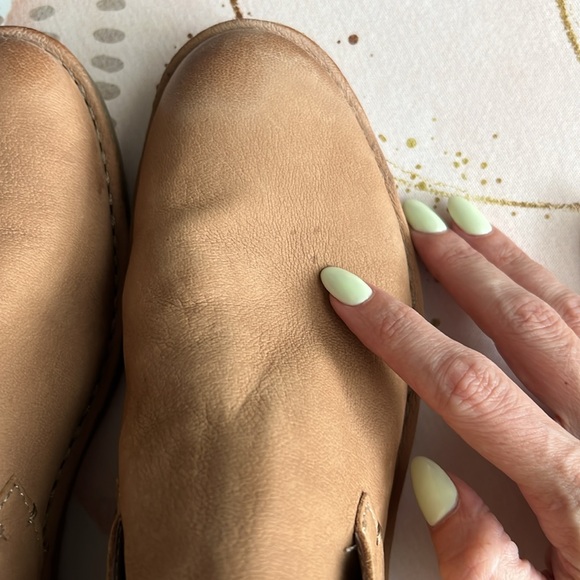 NWOT Dolce Vita tan booties - Picture 6 of 6